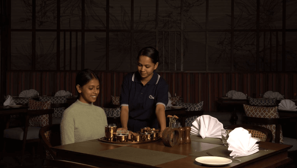 Food & Café Experiences
