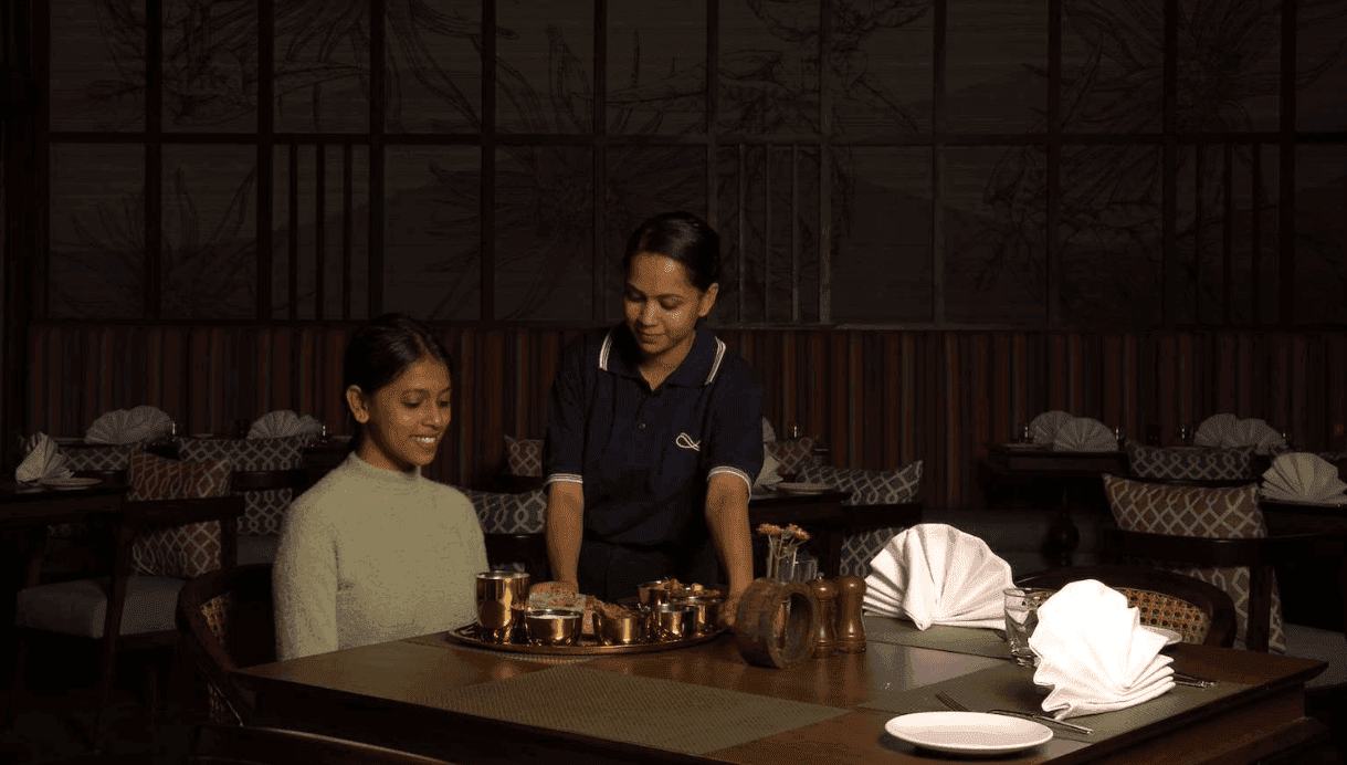 Food & Café Experiences