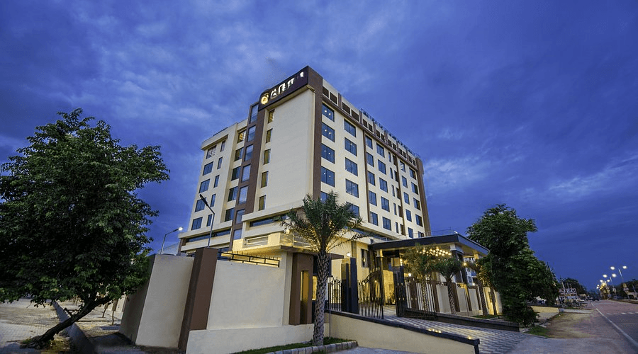 Golden Tulip Jaipur, Kukas